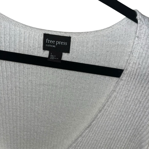 Free Press White Deep Knit V-Neck Sweater Large NWT new L so soft - Picture 4 of 7